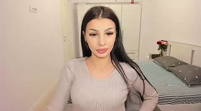 Snapshot of HelenShawn chatting on 18, 2, 2025 HelenShawn online show from 18, 2, 2025