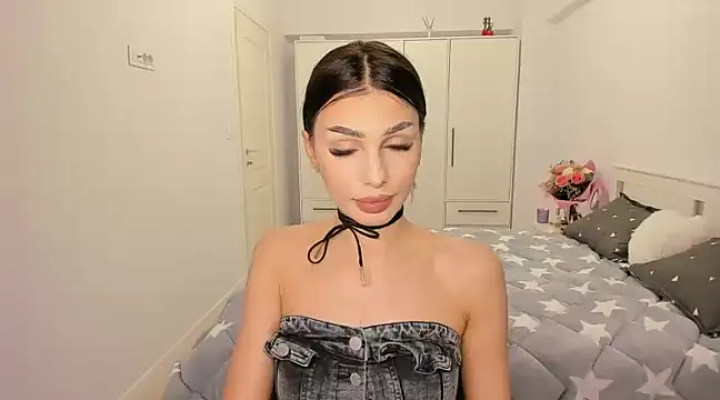 Snapshot of HelenShawn chatting on 25, 2, 2025 HelenShawn online show from 25, 2, 2025