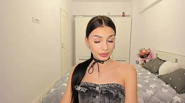 Snapshot of HelenShawn chatting on 26, 2, 2025 HelenShawn online show from 26, 2, 2025