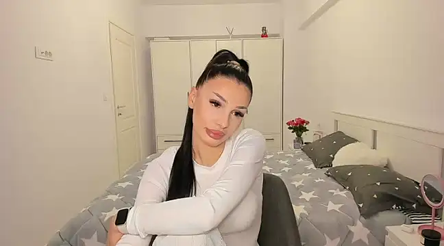 Snapshot of HelenShawn chatting on 2, 3, 2025 HelenShawn online show from 2, 3, 2025