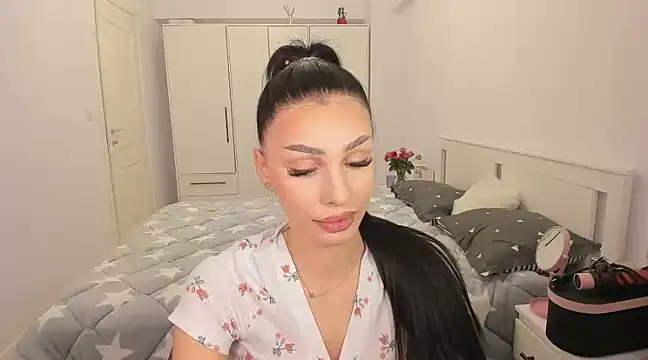 Snapshot of HelenShawn chatting on 3, 3, 2025 HelenShawn online show from 3, 3, 2025