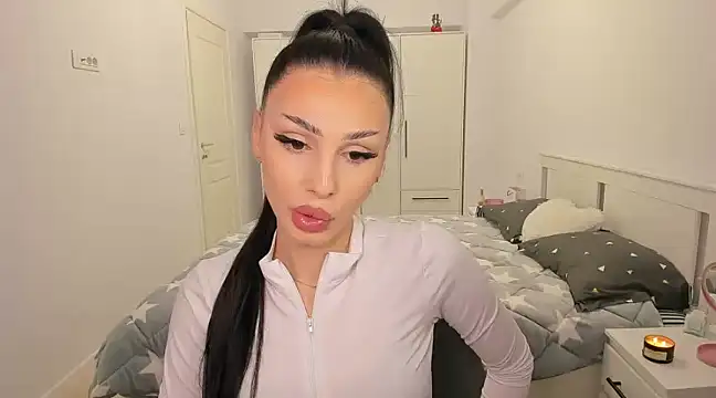 Snapshot of HelenShawn chatting on 14, 3, 2025 HelenShawn online show from 14, 3, 2025