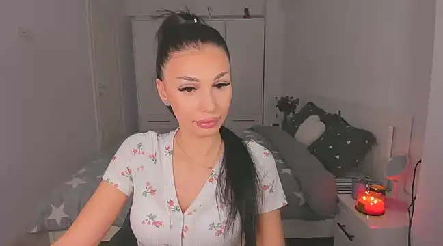 Snapshot of HelenShawn chatting on 23, 3, 2025 HelenShawn online show from 23, 3, 2025