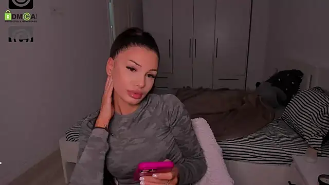 Snapshot of HelenShawn chatting on 25, 9, 2025 HelenShawn online show from 25, 9, 2025