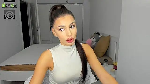 Snapshot of HelenShawn chatting on 28, 10, 2025 HelenShawn online show from 28, 10, 2025