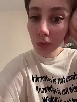 Molli Luv online show from 21, 11, 2025