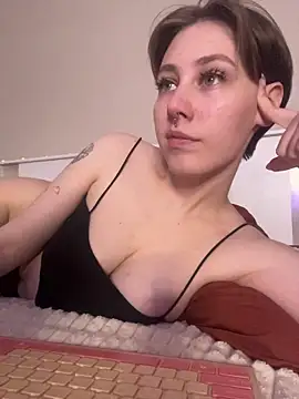 Molli Luv online show from 24, 11, 2025