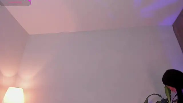 Hannah Jonhson online show from 29, 4, 2026