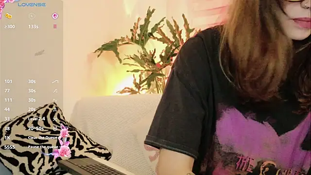 Snapshot of GerberaBlooms77 chatting on 22, 3, 2026 GerberaBlooms77 online show from 22, 3, 2026