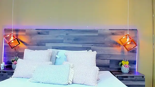 MeganCrow online show from 27, 2, 2025