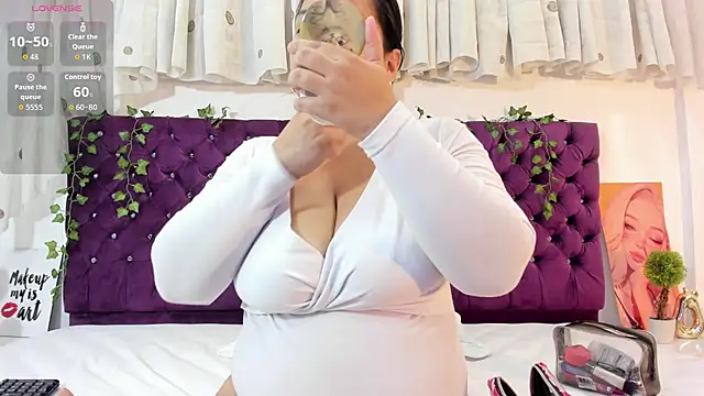 Snapshot of AmmyPike1 chatting on 8, 3, 2026 AmmyPike1 online show from 8, 3, 2026