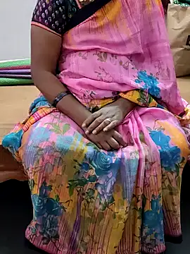 Snapshot of laxmitelugu78 chatting on 28, 1, 2025 laxmitelugu78 online show from 28, 1, 2025