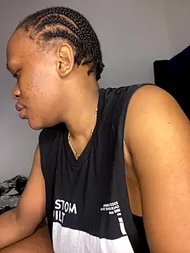 Boneca25 online show from 29, 11, 2025