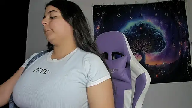 Snapshot of Little_Shaara chatting on 18, 2, 2025 Little Shaara online show from 18, 2, 2025