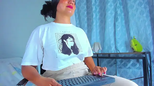 evaa greey online show from 8, 11, 2025