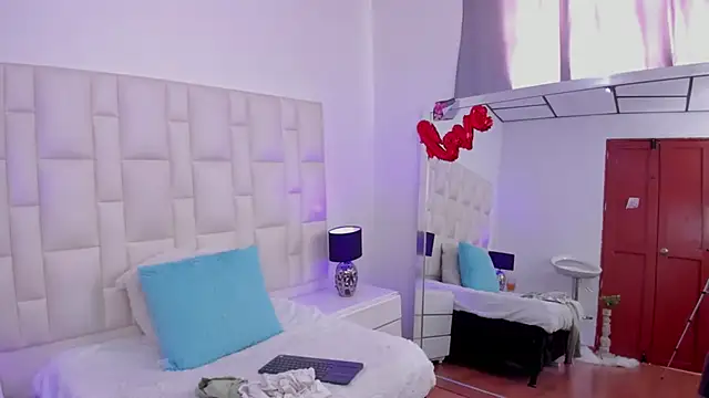 Ariana rouse online show from 19, 3, 2025