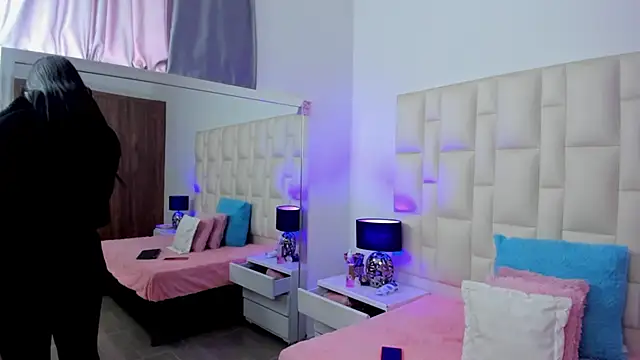 Ariana rouse online show from 12, 11, 2025