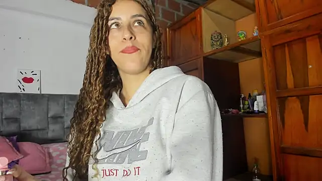 Isangel  online show from 26, 9, 2025