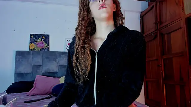 Isangel  online show from 30, 9, 2025