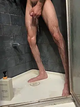 skinnybuttalll online show from 8, 2, 2025