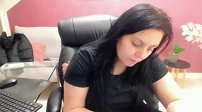 Wetandnaughtyxx online show from 10, 2, 2025