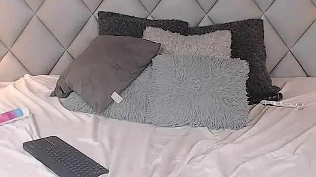 Snapshot of LalyCastro chatting on 17, 2, 2025 LalyCastro online show from 17, 2, 2025