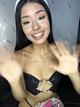 Miss karol online show from 5, 3, 2025