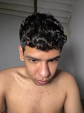 Snapshot of Santiago-Thompson chatting on 17, 10, 2025 Santiago-Thompson online show from 17, 10, 2025