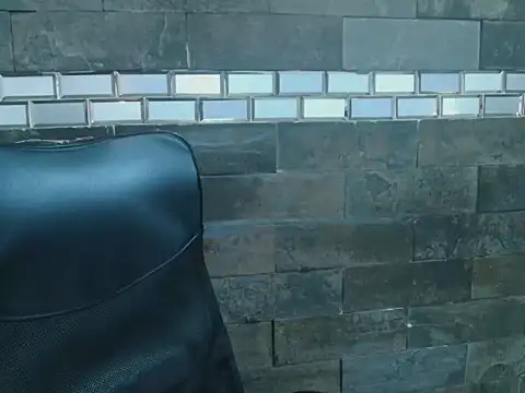 Snapshot of Santiago-Thompson chatting on 31, 10, 2025 Santiago-Thompson online show from 31, 10, 2025