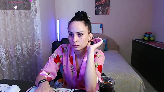 Kriss brunette 5 online show from 19, 7, 2026