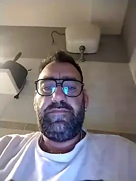 Snapshot of Hardasanut chatting on 9, 11, 2025 Hardasanut online show from 9, 11, 2025