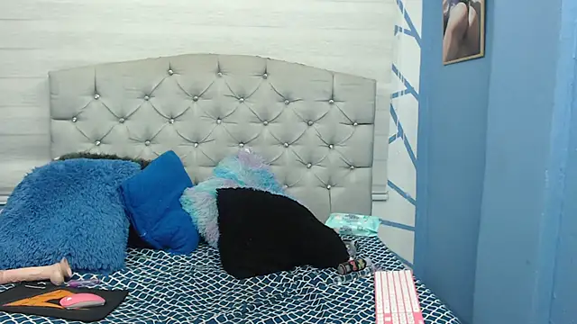 valeria  rouse online show from 24, 2, 2025