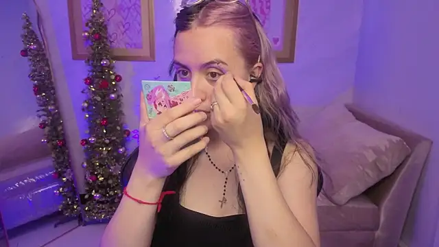 Hela v online show from 21, 12, 2025