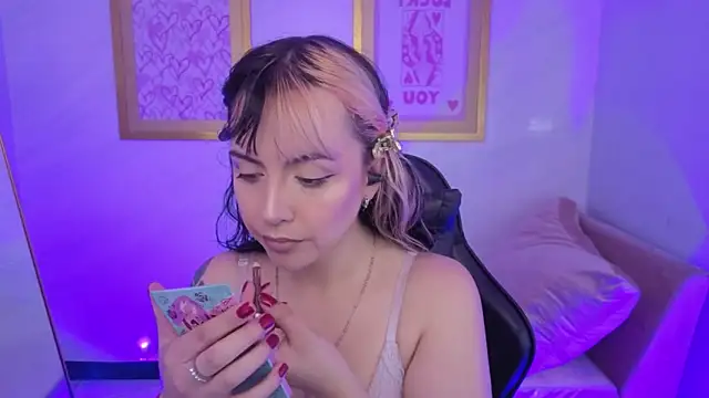 Hela v online show from 5, 2, 2026