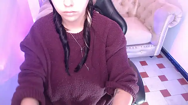 Hela v online show from 6, 3, 2026