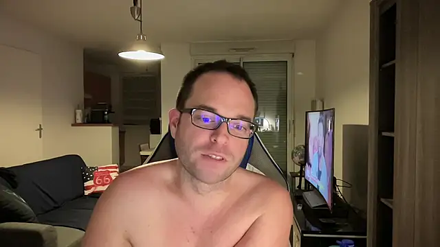 Snapshot of Funnyjul31 chatting on 4, 2, 2025 Funnyjul31 online show from 4, 2, 2025