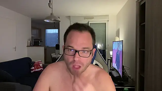 Snapshot of Funnyjul31 chatting on 17, 2, 2025 Funnyjul31 online show from 17, 2, 2025