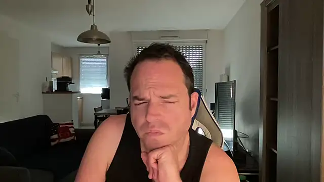 Snapshot of Funnyjul31 chatting on 22, 2, 2025 Funnyjul31 online show from 22, 2, 2025