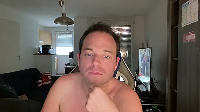 Snapshot of Funnyjul31 chatting on 7, 3, 2025 Funnyjul31 online show from 7, 3, 2025