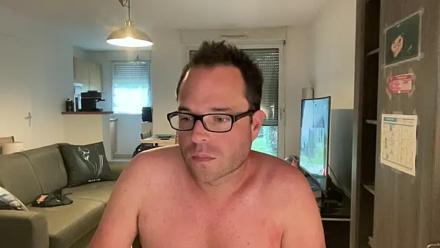 Funnyjul31 online show from 25, 4, 2026