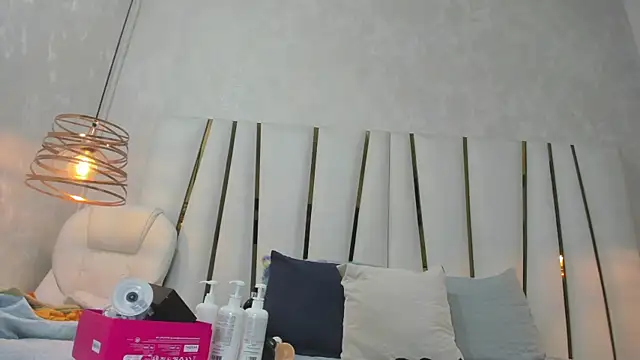 Snapshot of violet_gray_ chatting on 22, 7, 2026 violet gray online show from 22, 7, 2026