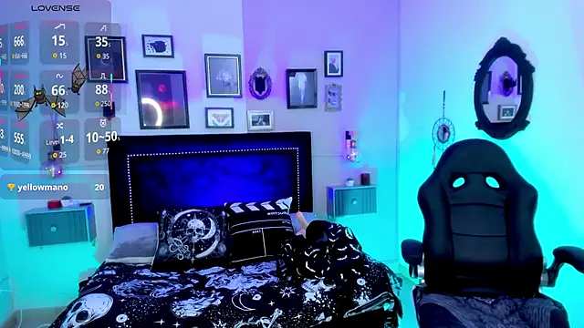 Snapshot of IsisRaichuu_ chatting on 22, 9, 2025 IsisRaichuu online show from 22, 9, 2025