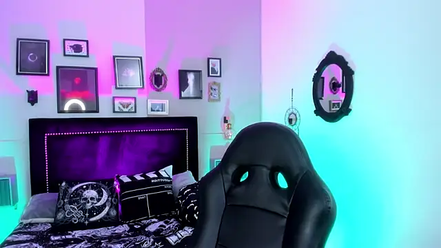 Snapshot of IsisRaichuu_ chatting on 24, 9, 2025 IsisRaichuu online show from 24, 9, 2025