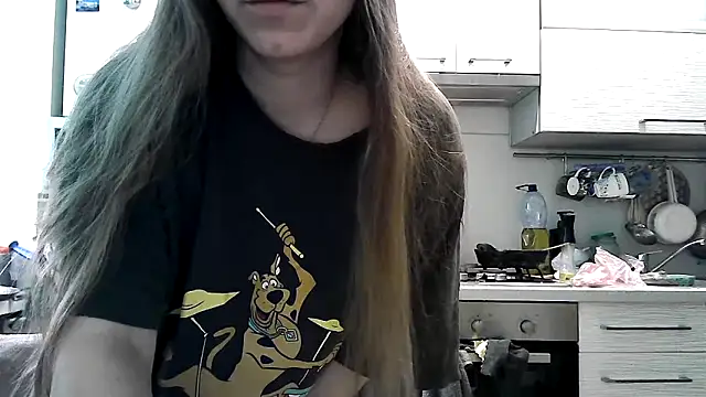 Snapshot of Misssweet_s chatting on 15, 3, 2025 Misssweet s online show from 15, 3, 2025