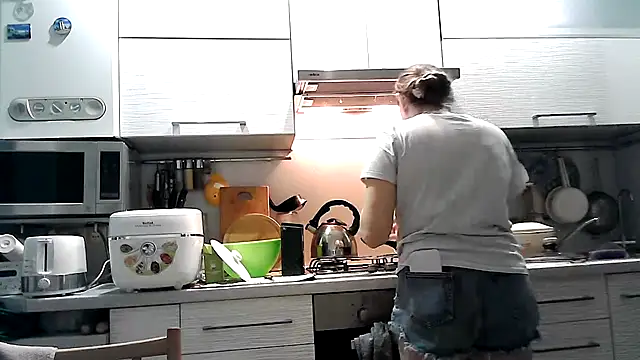 Snapshot of Misssweet_s chatting on 15, 3, 2025 Misssweet s online show from 15, 3, 2025