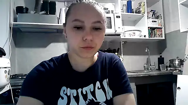 Snapshot of Misssweet_s chatting on 11, 9, 2025 Misssweet s online show from 11, 9, 2025