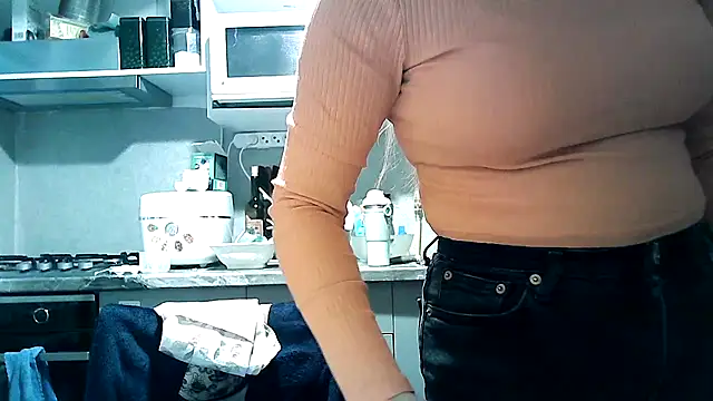 Snapshot of Misssweet_s chatting on 27, 9, 2025 Misssweet s online show from 27, 9, 2025