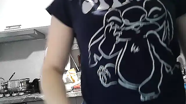 Snapshot of Misssweet_s chatting on 5, 10, 2025 Misssweet s online show from 5, 10, 2025