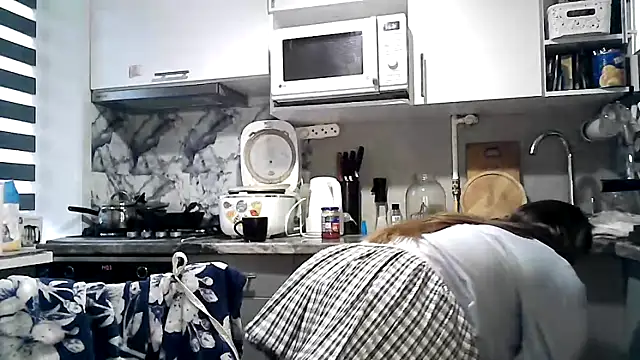 Snapshot of Misssweet_s chatting on 27, 10, 2025 Misssweet s online show from 27, 10, 2025