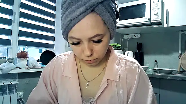 Snapshot of Misssweet_s chatting on 5, 11, 2025 Misssweet s online show from 5, 11, 2025